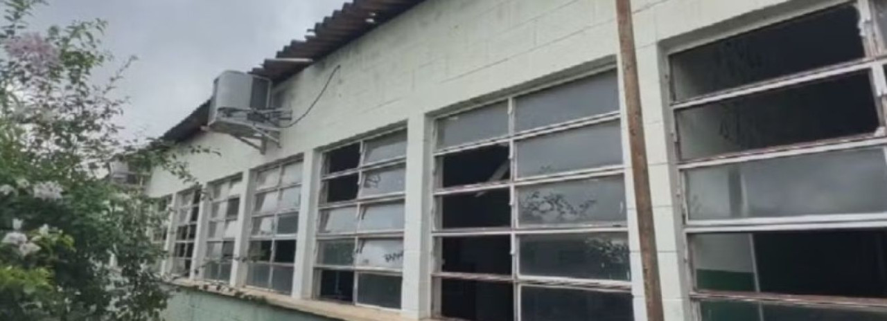 Alunos ficam duas semanas sem aulas após escolas serem danificadas por chuva de granizo