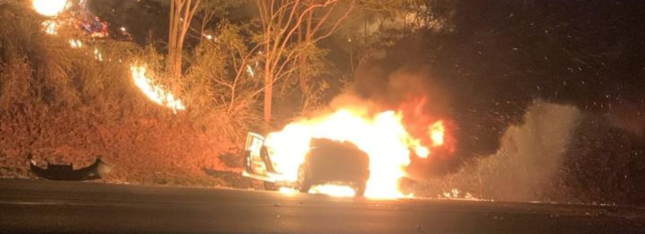 Cinco pessoas ficam feridas após acidente e carro pegar fogo em General Salgado