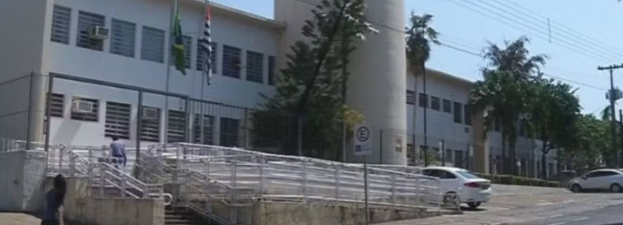 Pais são condenados por não levarem filhas à escola