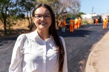 Rua principal do Ana Carolina recebe obras de recapeamento em Auriflama