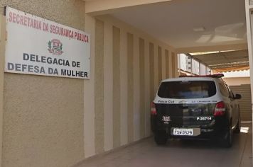 Corpo de mulher morta pelo marido ficou 24 horas dentro de casa, aponta polícia