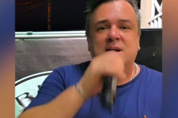 Cantor sertanejo morre em acidente após invadir contramão de rodovia