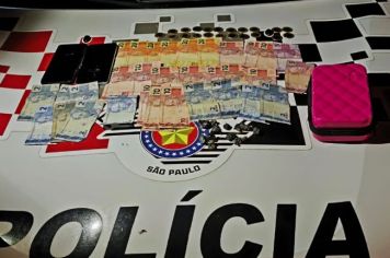Casal é preso com cocaína e dinheiro durante operação da PM no bairro São Bento