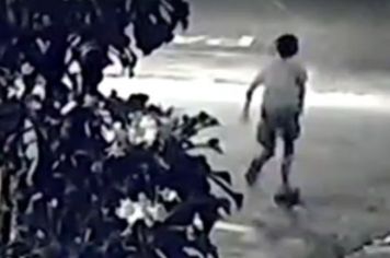 Menino de 10 anos é atropelado por moto ao atravessar rua