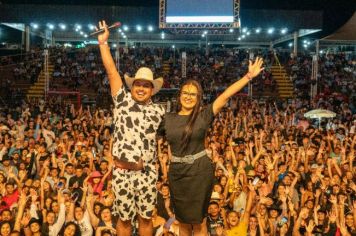 Abertura da Festa do Peão leva multidão ao Recinto de Exposições em Auriflama