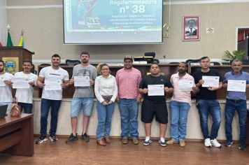 Servidores de Auriflama recebem treinamento sobre segurança no trabalho com resíduos sólidos