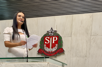 Câmara de São José dos Campos homenageia prefeita de Auriflama por destaque político e cultural