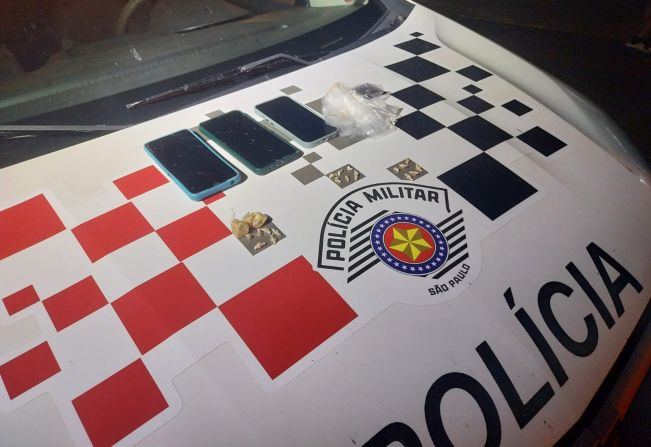 Dupla é presa por tráfico de drogas após flagrante em Guzolândia