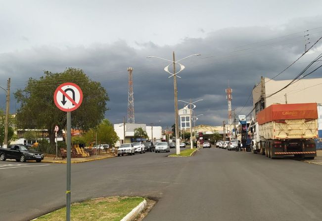 Sol e pancadas de chuva marcam a segunda-feira em Auriflama