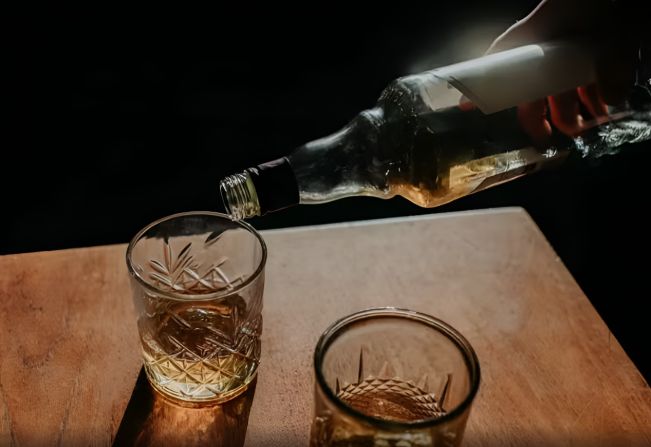 Secretaria de Saúde emite nota técnica sobre risco de intoxicação por metanol