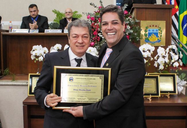 Câmara concede Título de Cidadão Benemérito a Wilson Arsufi, o “Arsufi do Despachante”