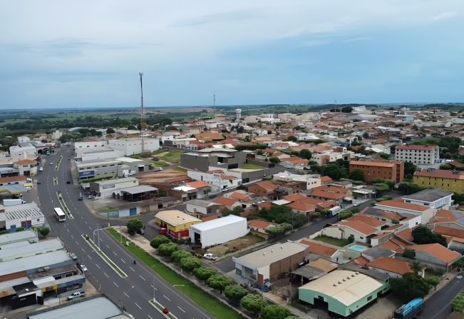 Sol forte e calor marcam o fim de semana em Auriflama