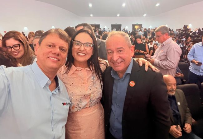 Prefeita Katia Morita anuncia conquista de novas casas populares da CDHU 
