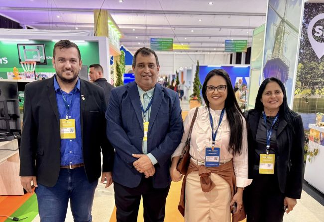 Prefeita de Auriflama e vereadores participam do 8º Conexidades em Holambra