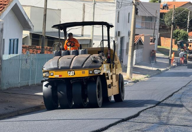 Obras de recapeamento chegam ao bairro Portal das Paineiras, em Auriflama