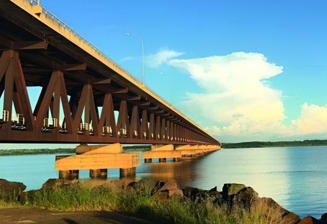 Homem morre afogado após barco virar durante navegação em rio