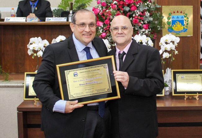 Câmara entrega Título de Cidadão Benemérito a Ulisses Mataresio Arias