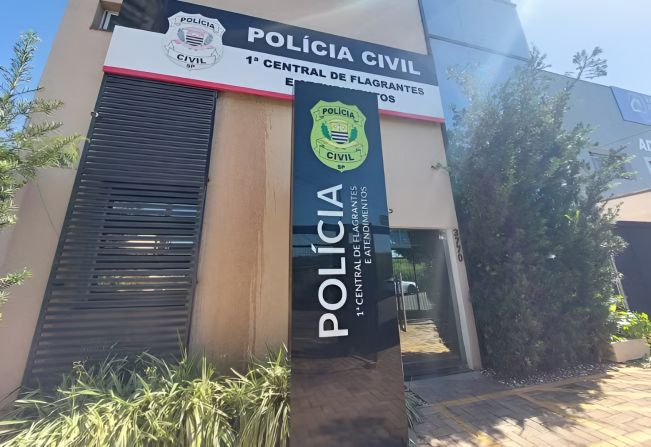 Adolescente é flagrado dirigindo e diz à polícia que comprou carro por R$ 100 
