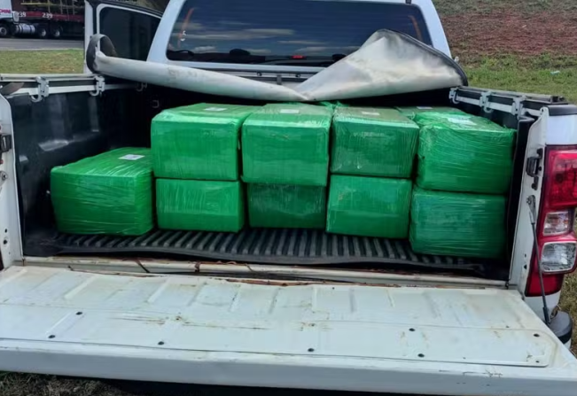Motorista solto há menos de um mês por tráfico é flagrado com mais de 400 kg de maconha 