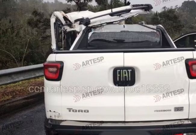 Motorista morre após grave colisão entre caminhão e caminhonete em rodovia