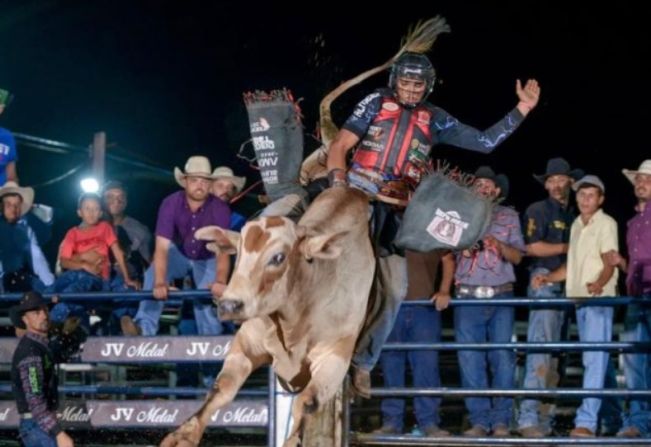 Torneio de montaria em touros começa hoje e segue até domingo com Queima do Alho