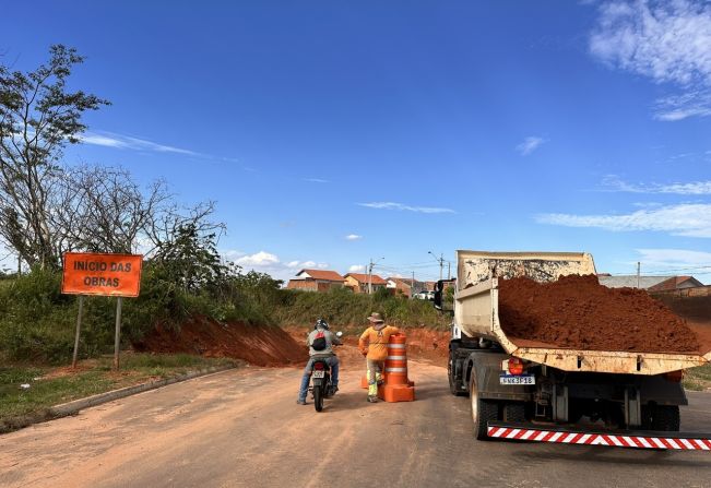 ARF-010 será interditada durante o dia para obras de pavimentação entre a cidade e a rodovia