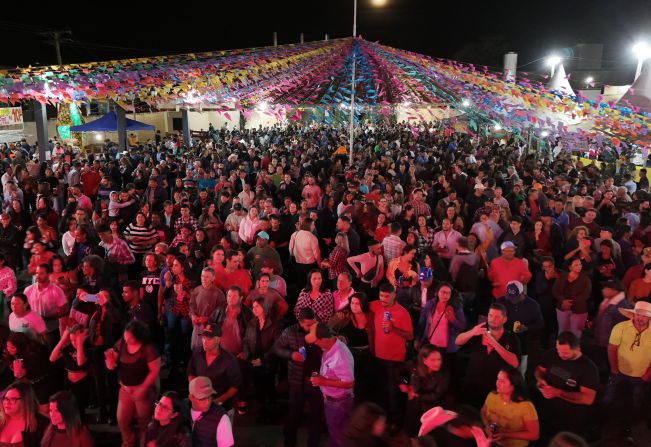 Festa do Quentão reúne mais de 5 mil pessoas e agita a noite de sábado em Auriflama
