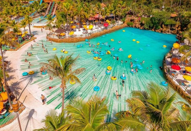 Adolescente de 15 anos morre após acidente em parque aquático