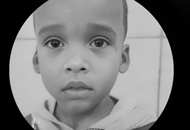 Mãe e padrasto são presos suspeitos de matar menino de 3 anos espancado