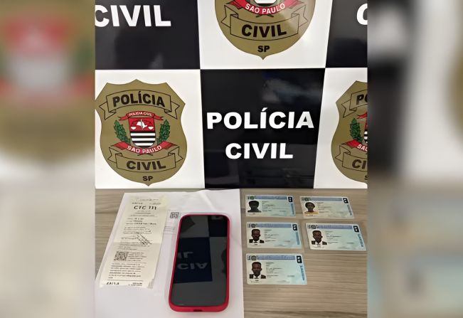 Influenciador angolano é preso suspeito de usar documentos migratórios falsos para aplicar golpes em programa social