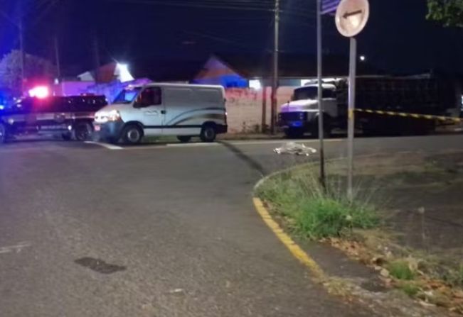 Idosa morre após ser atropelada por ônibus escolar