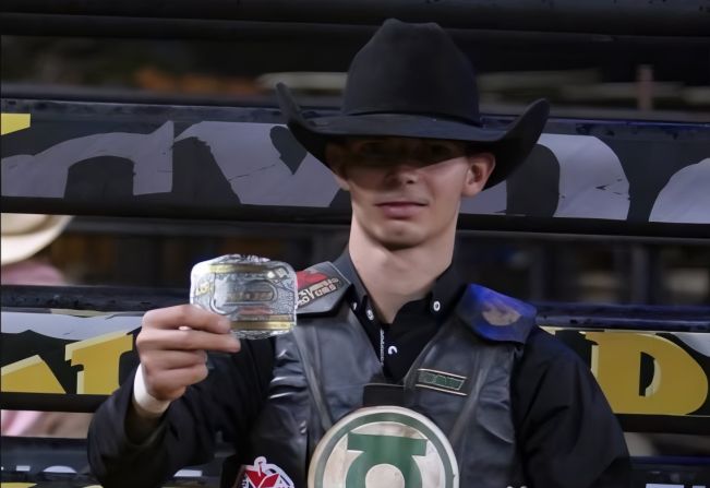 Auriflamense Matheus Klein conquista título no rodeio da 12ª Festa do Peão de Nazaré Paulista